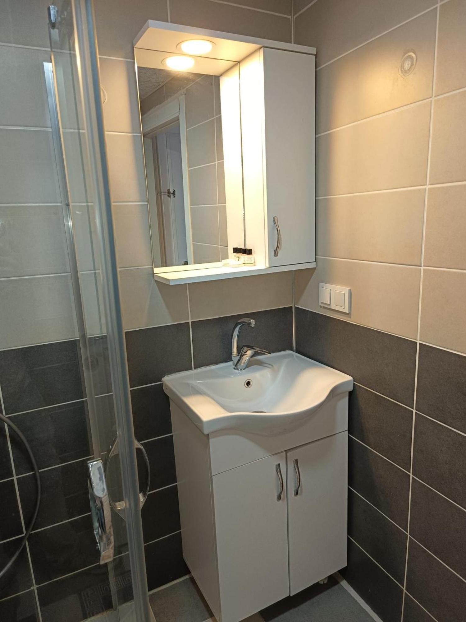 White Crown Apartman Ve Yasam Merkezi Istanbul Exterior foto